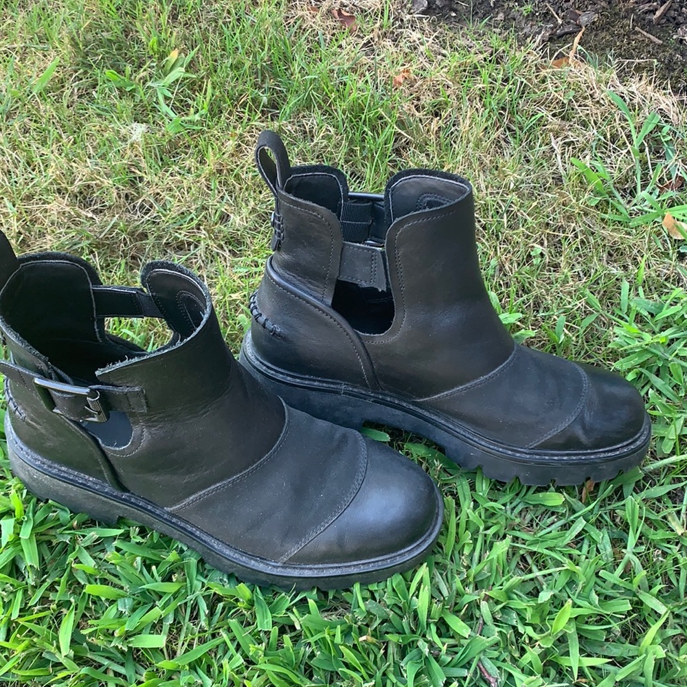 UGG Lugsole Boots